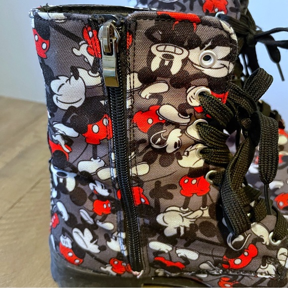 EUC worn 1x Disney Mickey combat boots women’s sz 9 runs small - Picture 6 of 9